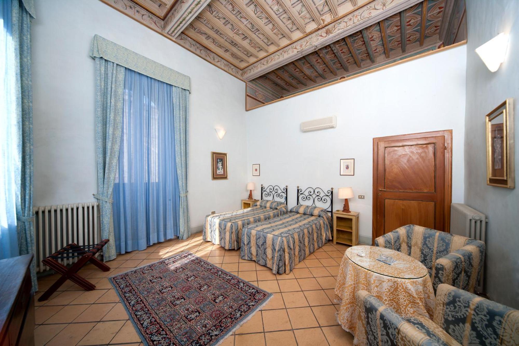 Palazzo Dragoni Hotell Spoleto Exteriör bild