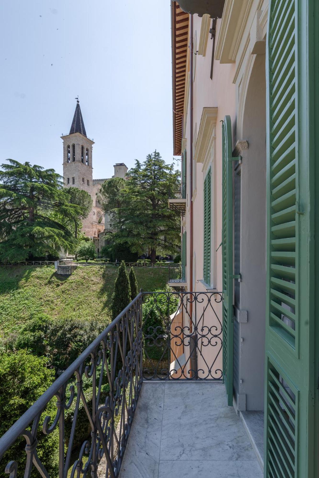 Palazzo Dragoni Hotell Spoleto Exteriör bild